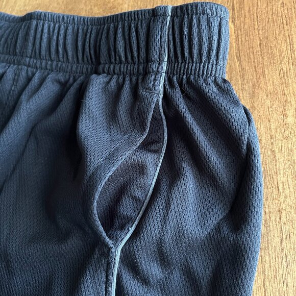 Old Navy black mesh shorts XS (5) - Picture 4 of 7